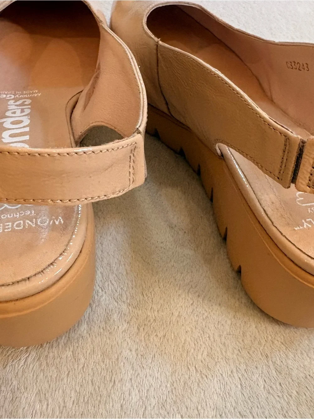 Wonders Women's Patent Beige Slingback Wedge Flex Sole Pumps Sz 39